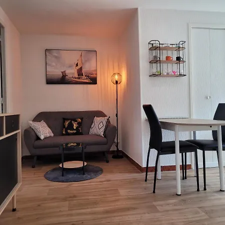 Une Pause Chez Rosie Apartment *